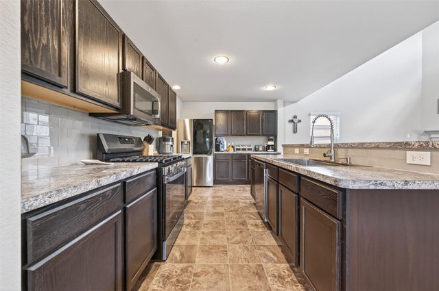 2902 Silverhorn Lane, Rosenberg, TX 77471