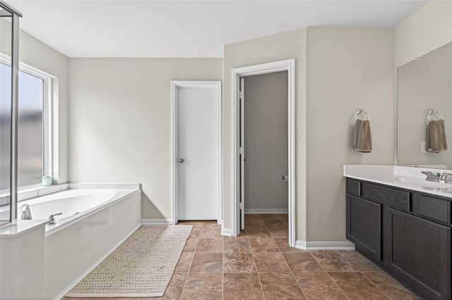 2902 Silverhorn Lane, Rosenberg, TX 77471