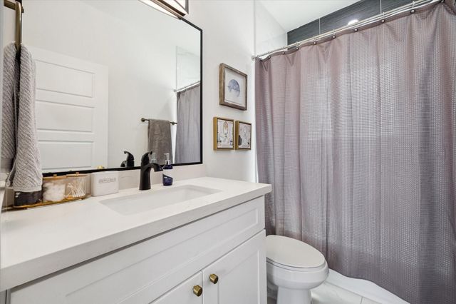 5021 Creekmont Drive, Houston, TX 77091