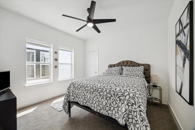 5021 Creekmont Drive, Houston, TX 77091