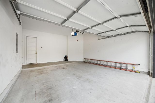 5021 Creekmont Drive, Houston, TX 77091