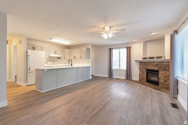 9215 S JEFFERSON CV, Sandy, UT 84070
