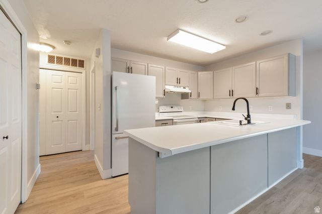 9215 S JEFFERSON CV, Sandy, UT 84070