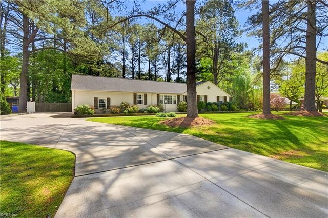 5132 Dominion DR, Suffolk, VA 23435