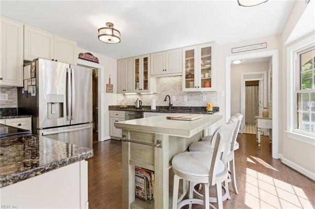 5132 Dominion DR, Suffolk, VA 23435