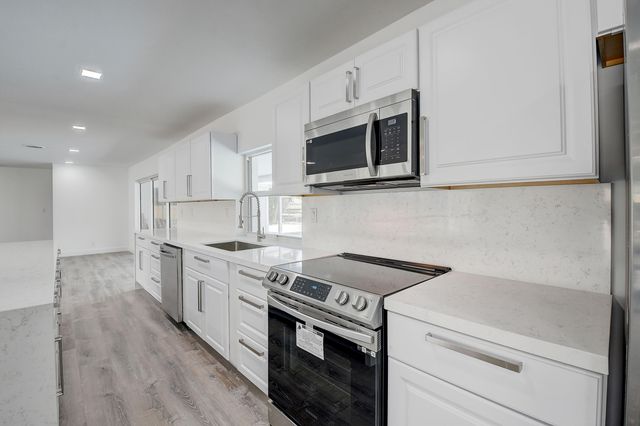 800 Forsyth Street, Boca Raton, FL 33487