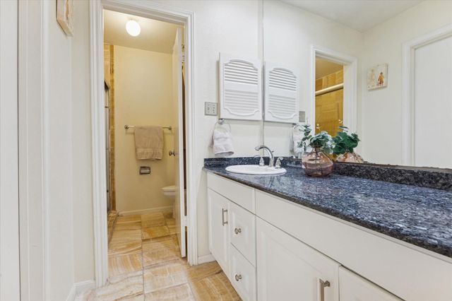 2829 Timmons Lane 184, Houston, TX 77027