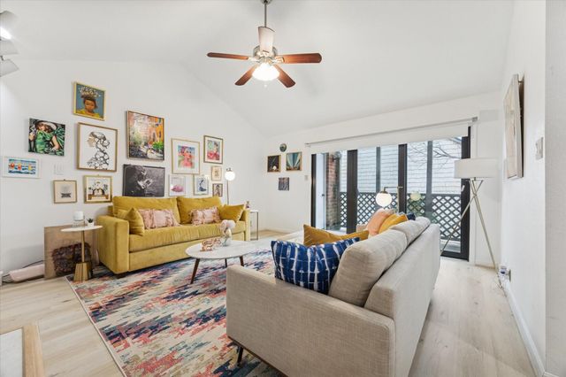 2829 Timmons Lane 184, Houston, TX 77027