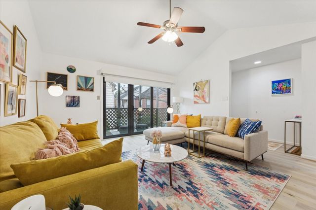 2829 Timmons Lane 184, Houston, TX 77027