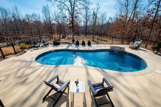 1245 Westcliffe Drive, Little Rock, AR 72210