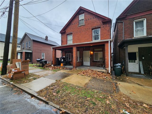 517 5th St, Pitcairn, PA 15140