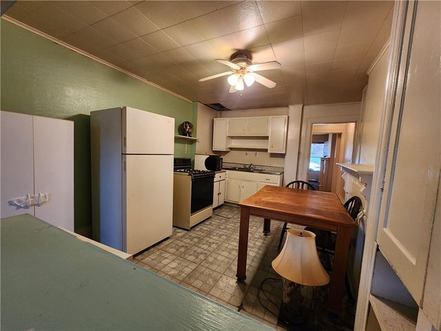 517 5th St, Pitcairn, PA 15140