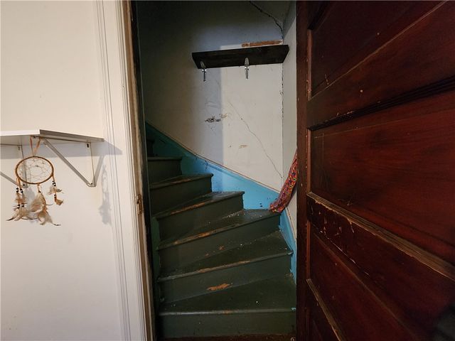 517 5th St, Pitcairn, PA 15140