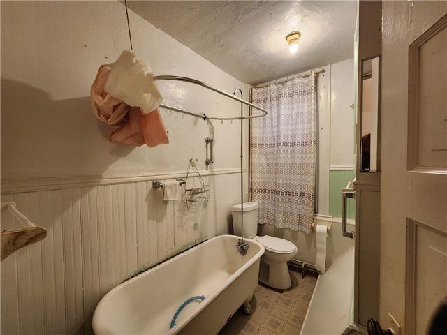 517 5th St, Pitcairn, PA 15140