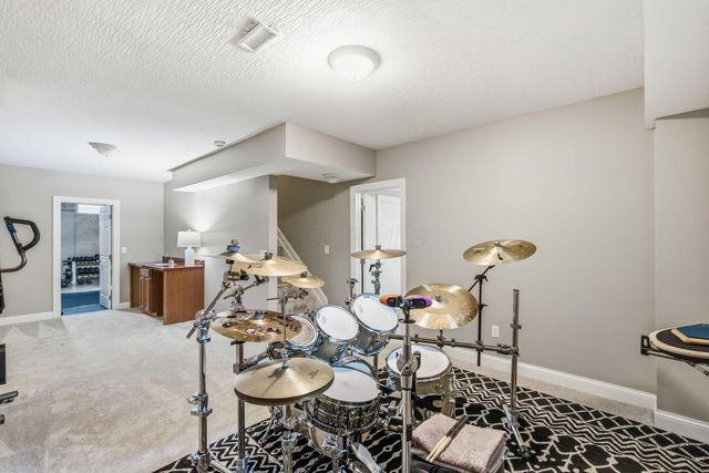 8600 Coldwater Drive, Powell, OH 43065
