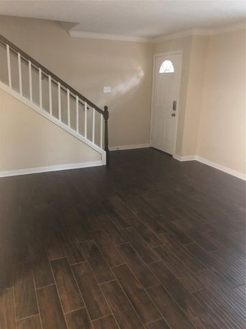 738 Memorial Mews Street B, Houston, TX 77079