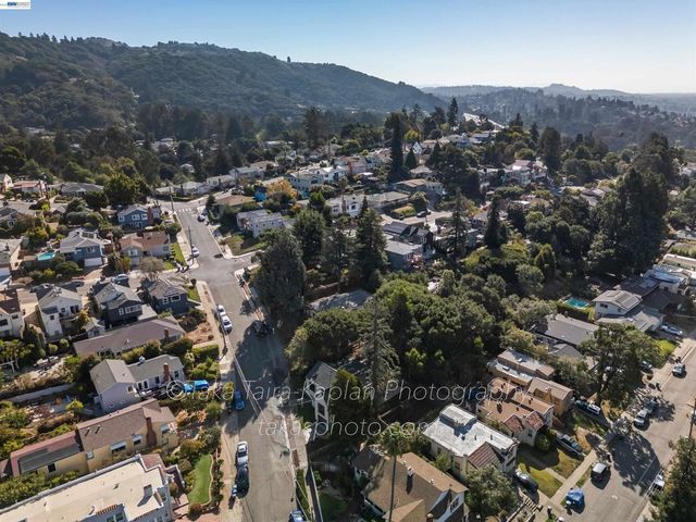 4621 Kaphan Ave, Oakland, CA 94619