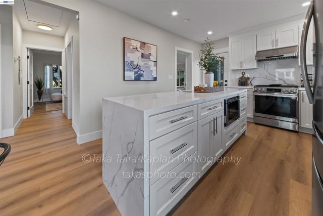 4621 Kaphan Ave, Oakland, CA 94619