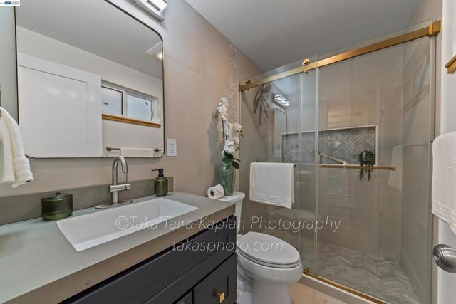 4621 Kaphan Ave, Oakland, CA 94619