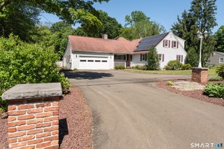 110 Nut Plains Road, Guilford, CT 06437