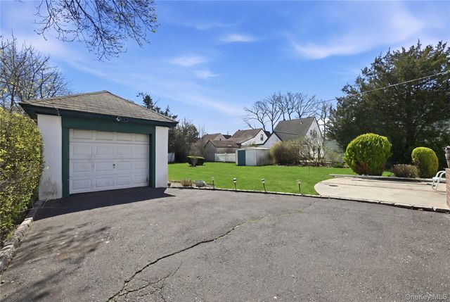 333 Ocean Avenue, East Rockaway, NY 11518