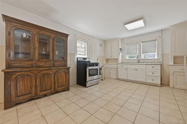 333 Ocean Avenue, East Rockaway, NY 11518