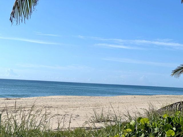 6130 RIDGE Lane, Ocean Ridge, FL 33435