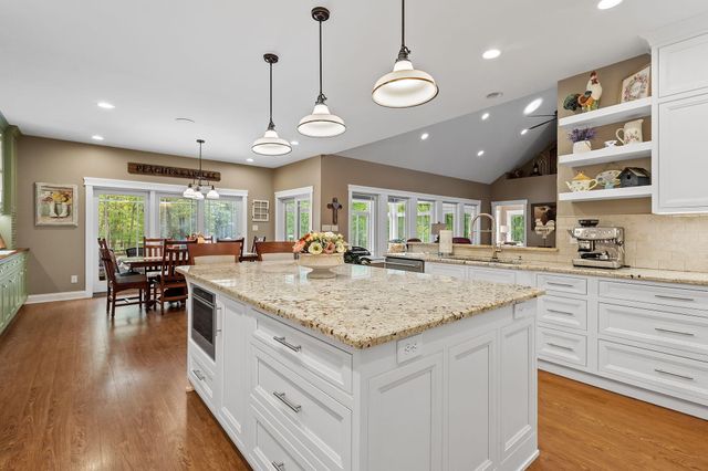 810 E 856 N, Lake Village, IN 46349