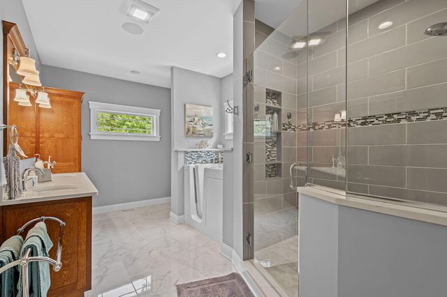 810 E 856 N, Lake Village, IN 46349