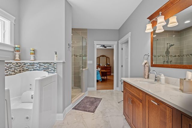 810 E 856 N, Lake Village, IN 46349