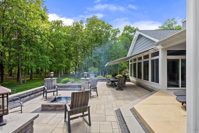 810 E 856 N, Lake Village, IN 46349