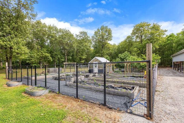 810 E 856 N, Lake Village, IN 46349