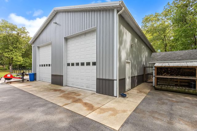 810 E 856 N, Lake Village, IN 46349