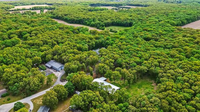 810 E 856 N, Lake Village, IN 46349