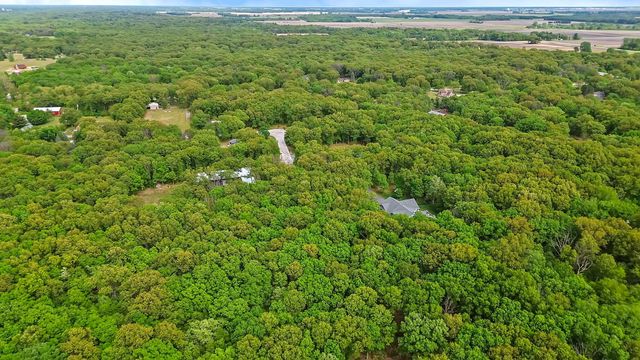 810 E 856 N, Lake Village, IN 46349