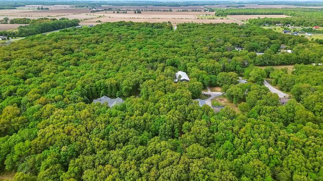 810 E 856 N, Lake Village, IN 46349