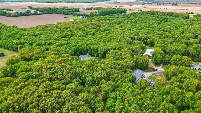810 E 856 N, Lake Village, IN 46349