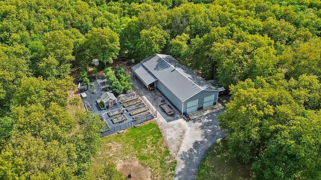 810 E 856 N, Lake Village, IN 46349