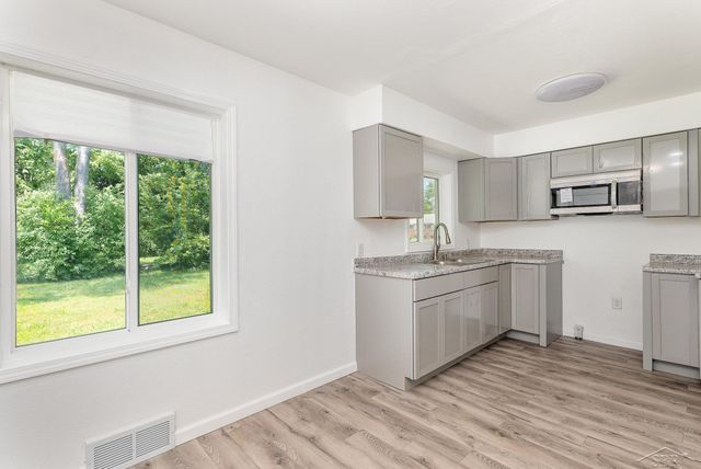 2411 Sheridan Avenue, Saginaw, MI 48601