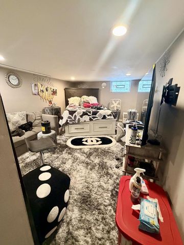 5015 N 49th STREET, Milwaukee, WI 53218