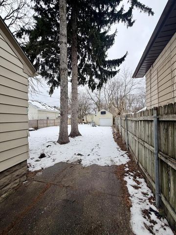 5015 N 49th STREET, Milwaukee, WI 53218