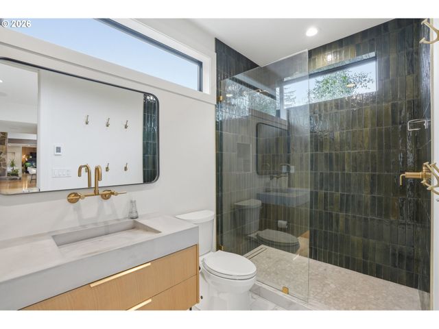 121 S SANTA FE Ct, Vancouver, WA 98661