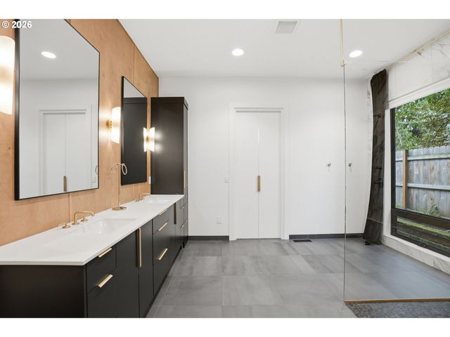 121 S SANTA FE Ct, Vancouver, WA 98661