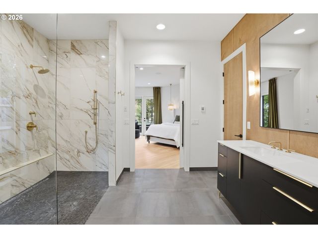 121 S SANTA FE Ct, Vancouver, WA 98661
