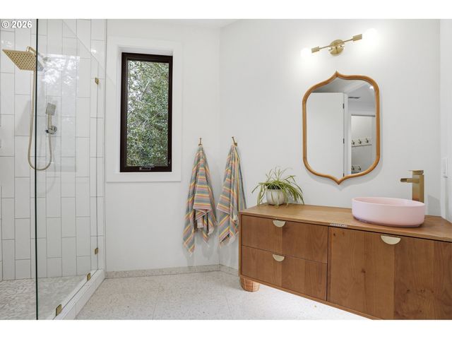 121 S SANTA FE Ct, Vancouver, WA 98661
