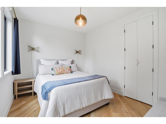 121 S SANTA FE Ct, Vancouver, WA 98661