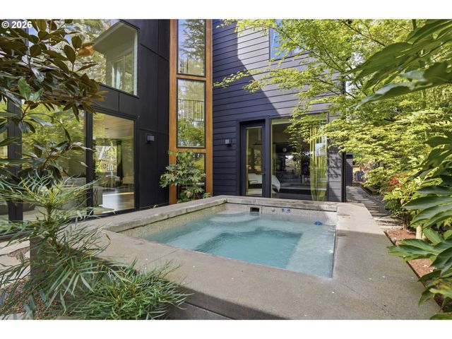 121 S SANTA FE Ct, Vancouver, WA 98661
