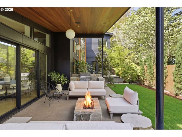 121 S SANTA FE Ct, Vancouver, WA 98661