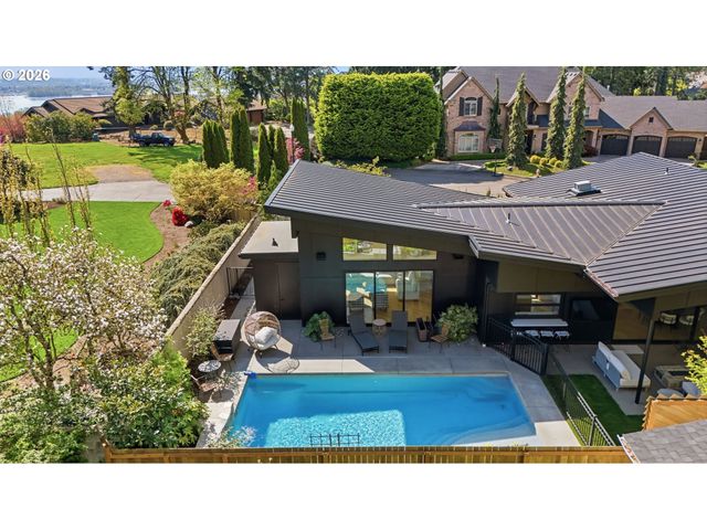 121 S SANTA FE Ct, Vancouver, WA 98661