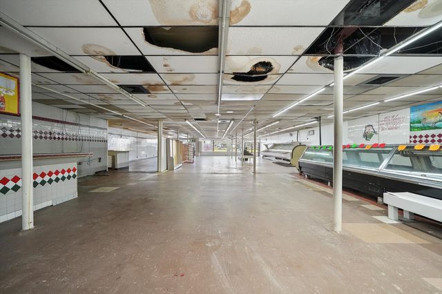 6309 W Grand Avenue, Chicago, IL 60639